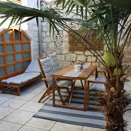Joseph's Yard Rovigno